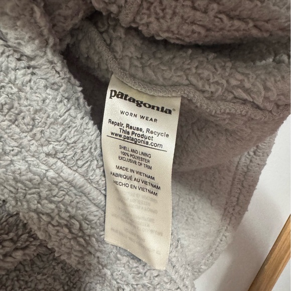 Patagonia Women's Light Gray Fleece Sweater Size Medium - Picture 9 of 9